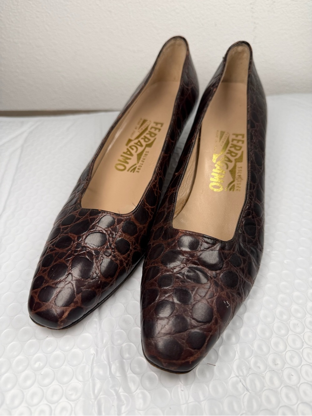 Vintage Salvatore Ferragamo PumpsWomens 7.5 AA Brown Croc Embossed Leather Italy